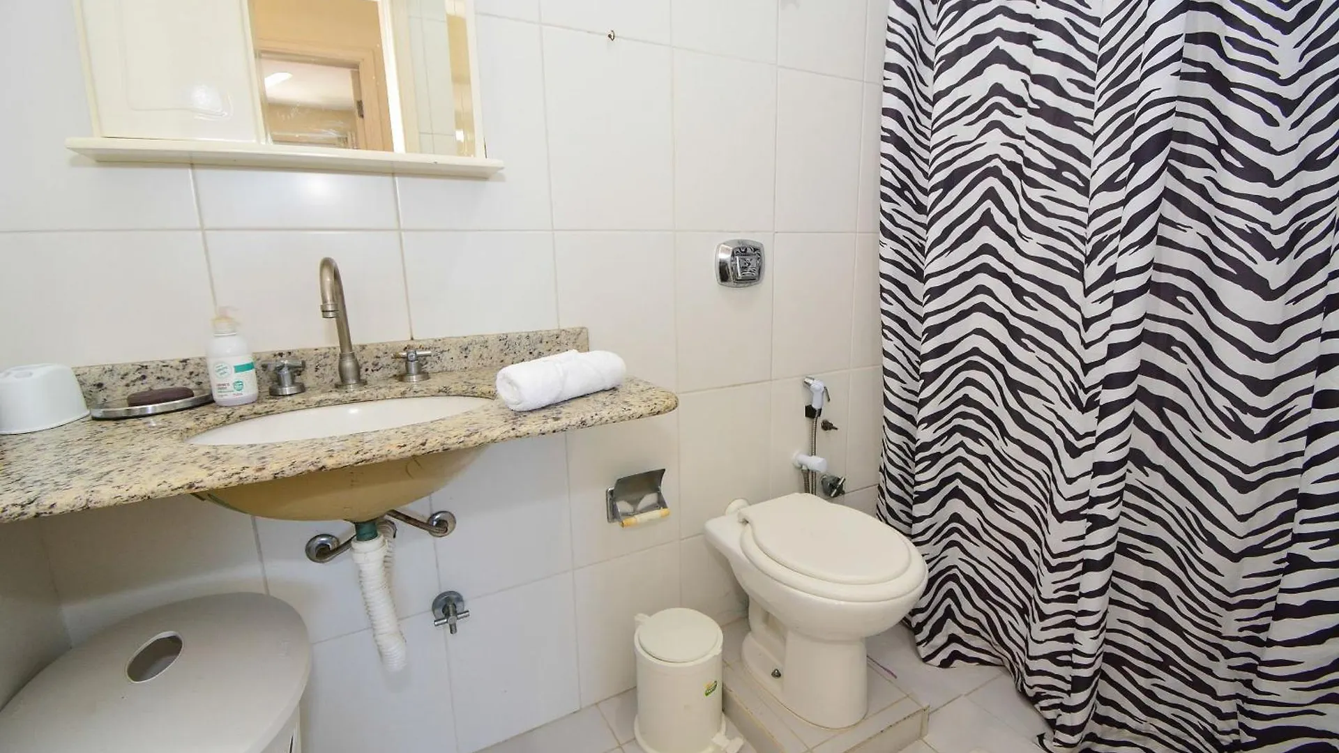 Apartment Village Da Cachoeira A 200M Do Mar - Ndi008 Florianopolis Brazil